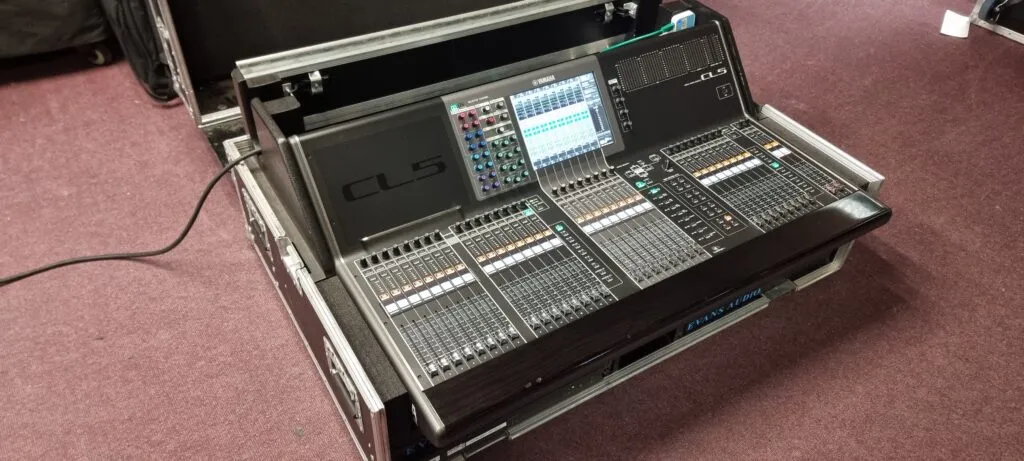 CL5 Digital Mixing Desk