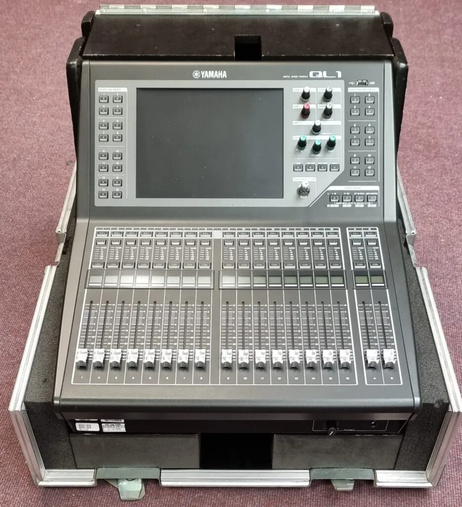 QL1 Digital Mixing Desk